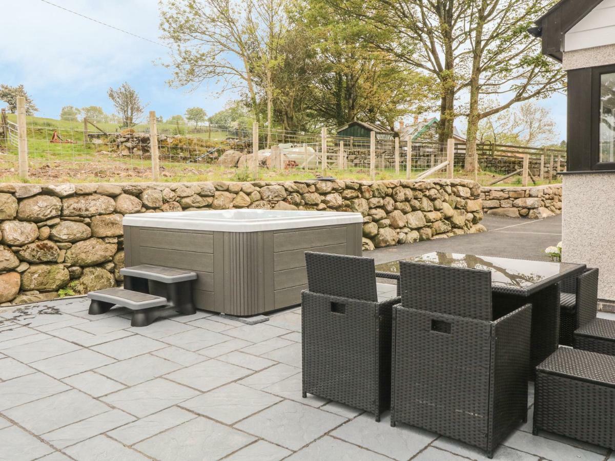 Llwyd Coed Canol Caernarfon Exterior photo